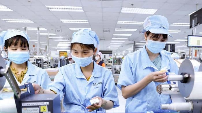 Xuất khẩu vững mạnh trong bối cảnh nhập siêu gia tăng